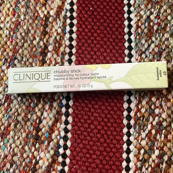 Clinique Chubby Sticks Moisturizing Lib Colour Balm in 07 super strawberry NIB - Picture 2 of 7